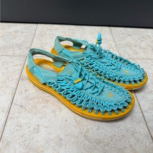 Stylish Blue and Yellow Women's Keens